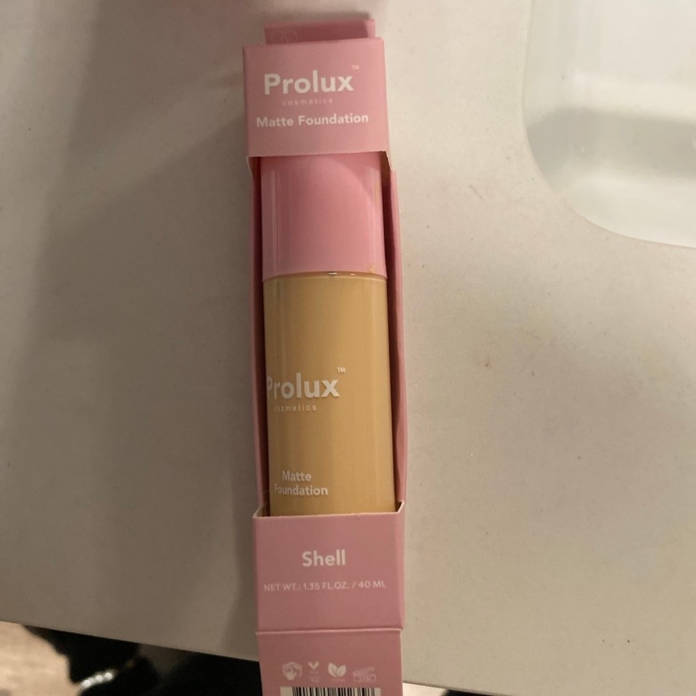 Prolux Matte Foundation in Shell - Pink and Cream